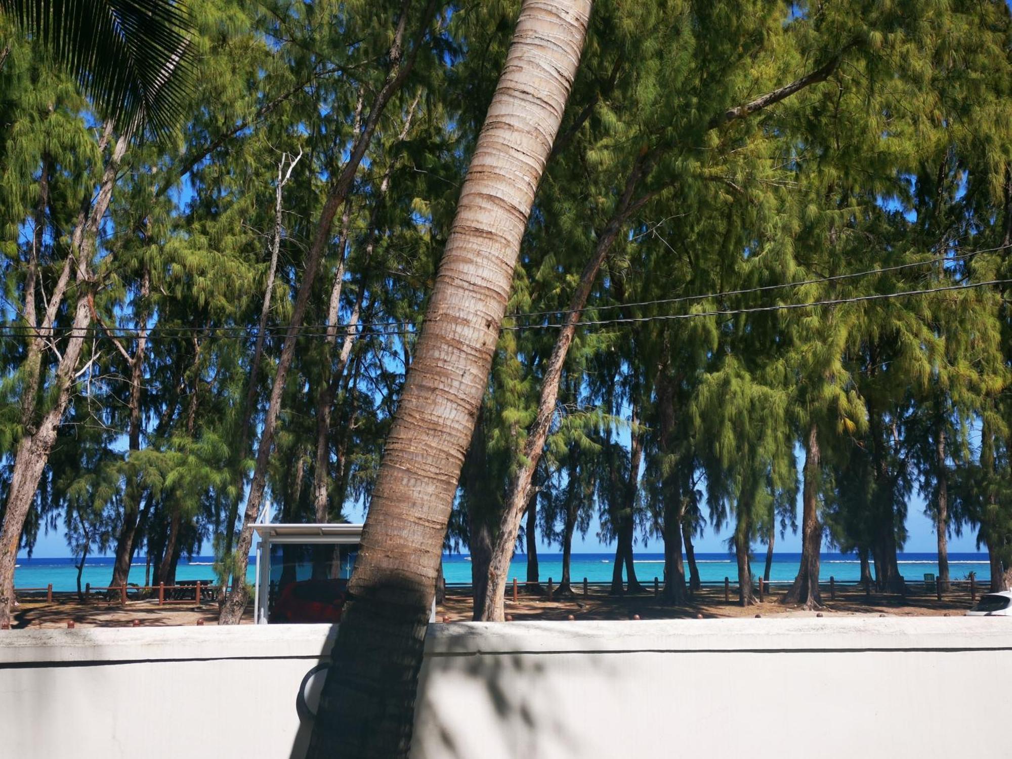 Oceanside Licenced Tourist Appartement Flic-en-Flacq
